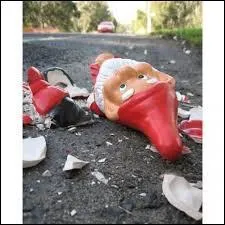 Un nain dfunt, c'est triste ou c'est drle... Quel est le film ?