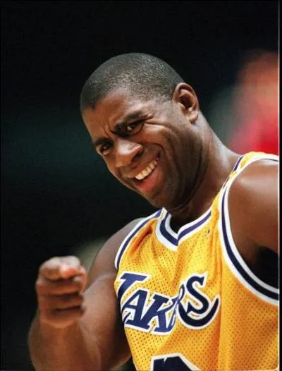 Magic Johnson, le basketteur amricain, est-il droitier ou gaucher ?