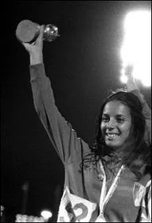 L'athlte franaise, Colette Besson, mdaille d'or en 1968, tait droitire ou gauchre ?