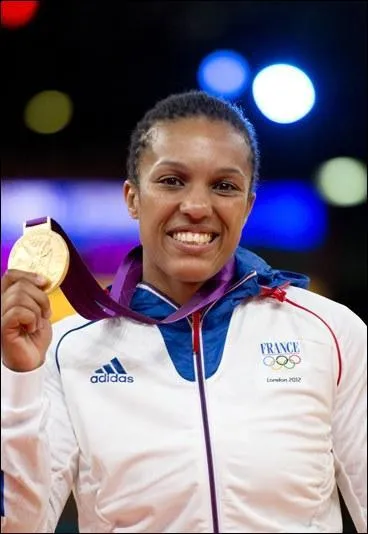 Lucie Dcosse, la judoka franaise, est-elle droitire ou gauchre ?