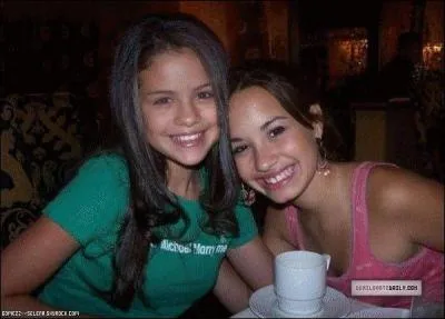 Comment sa meilleure amie d'enfance s'appelle-t-elle ?