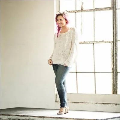 Que s'est-elle fait tatouer sur ses poignets ?