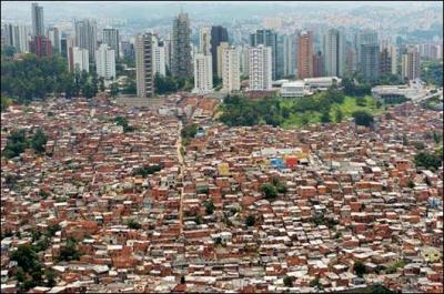 Mumbai abrite l'un des plus grands bidonvilles d'Asie. Quel est son nom ?