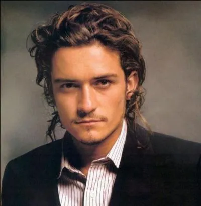 Je suis un acteur britannique n  Canterbury le 13 janvier 1977. Qui suis-je ?