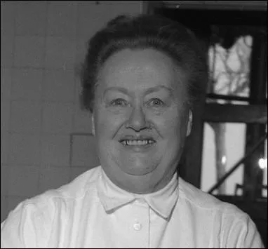 Quelle rcompense, jusqu'alors rserve aux hommes, ont obtenu Eugnie Brazier et Marie Bourgeois en 1933 ?