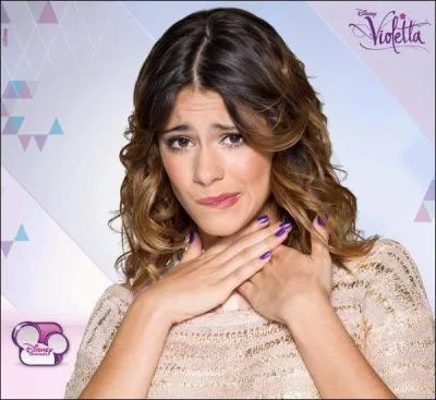 Qui a perdu sa voix  plusieurs reprises dans la saison 2 ?