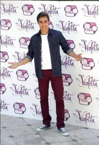 A partir de l'pisode 78, de qui Violetta est-elle amoureuse ?