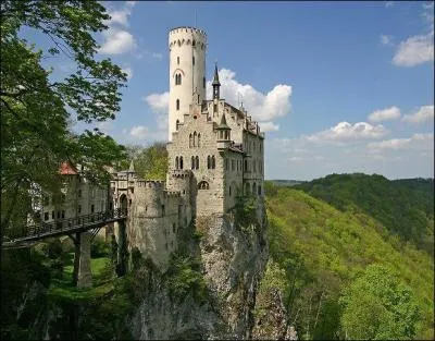 Ils font sans aucun doute partie des plus petits Etats au monde. Mais lequel a une superficie plus importante que les 3 autres ?