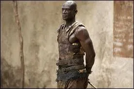 Qui est l'entraneur dans ce centre de formation ?