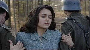 En quelle anne et dans quel film est-elle apparue pour la premire fois ?