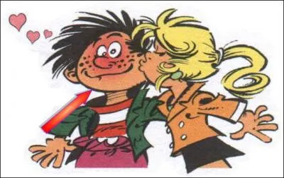 Ne vous fiez pas aux apparences. Il est le souffre-douleur de cette jeune fille :