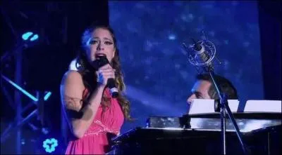 Quel est le titre de ce magnifique morceau que Violetta chante  ct de son pre ?