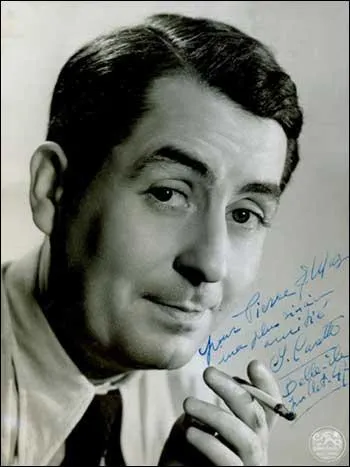 En 1966, Julien Carette, acteur franais devenu impotent, meurt d'une faon idiote !