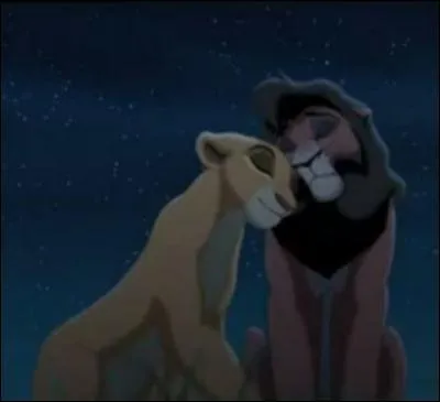 Le roi lion 2 : l'honneur de la tribu. Au cours de la chanson  L'amour nous guidera , quel genre de couples Kiara ne rencontre-t-elle pas ?