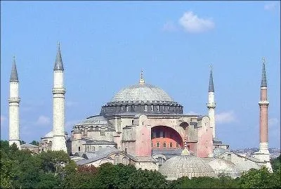 Comment s'appelle l'ancienne capitale de la Turquie o a t construite Sainte-Sophie