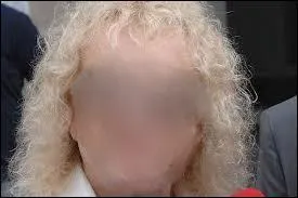 Qui est cette personne sur la photo ? Indice : Love me, please love me.