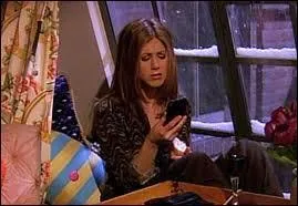 Pour rattraper le coup du  Je fais une liste pour choisir entre Rachel et Julie , Ross ddicace une chanson  la radio pour Rachel, chanson qui sera stoppe net par l'animatrice quand celle-ci saura par Rachel la raison de tout cela. Quel est le titre ?