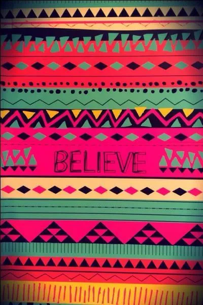 Quelle est la meilleure amie de Martina Stoessel sur le plateau ?