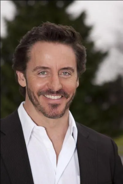 Pour terminer, qui est ce charmant homme qui fait tant craquer Rene ?