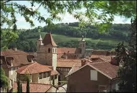 Nous partons visiter la ville de Figeac. Cette ville midi-pyrnenne se situe dans le dpartement ...