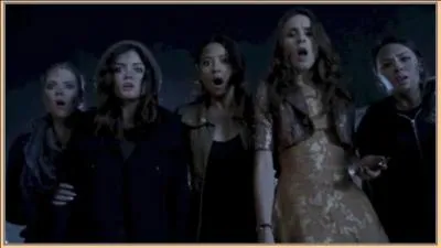 Qu'est-ce qui se trouvait dans le coffre de la voiture lors du premier pisode de la saison 4 ?