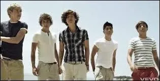 Que disent-ils en tapant dans leurs mains ?