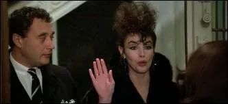 Mais quelle mouche a bien pu piquer Isabelle Adjani ? Mais si, souvenez-vous de sa coupe  Iroquois  (Hug) dans...