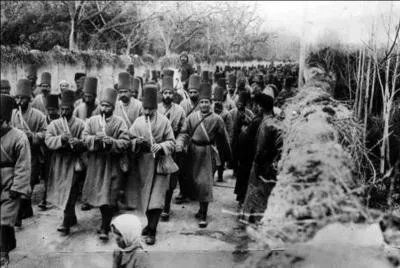 Les 02 et 05 novembre, le conflit s'tend  un autre pays. La France, le Royaume-Uni et la Russie dclarent la guerre  quel pays ?