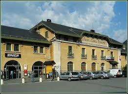 Quelle est la particularit de la gare de Latour-de-Carol, dans les Pyrnes-Orientales ?