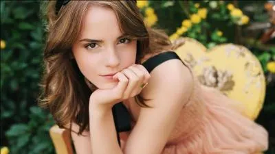 Passons  Emma Watson. Une des plus grandes actrices connues dans le monde, vous devriez tout savoir sur elle. Alors, qu'a-t-elle de particulier ?