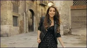 Dania a-t-elle pu créer son premier single, et a-t-il été dévoilé ?