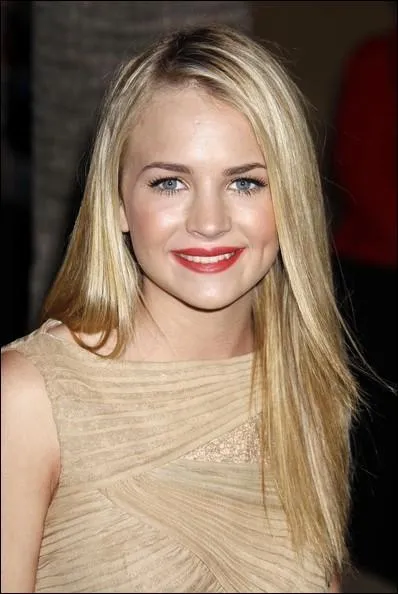 Comment s'appelle sa mre ?