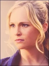 Avec le sang de qui Caroline est-elle devenue vampire ?