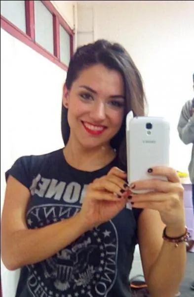 Dans quelle srie joue-t-elle ?