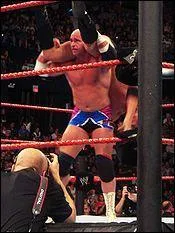 Qui est celui qui porte cette culotte violette ?