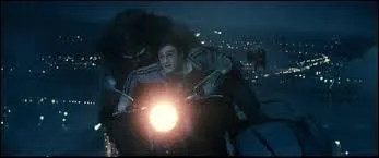 Dans  Harry Potter et les Reliques de la Mort  (premire partie), comment les Mangemorts ont-ils reconnu le vrai Harry ?