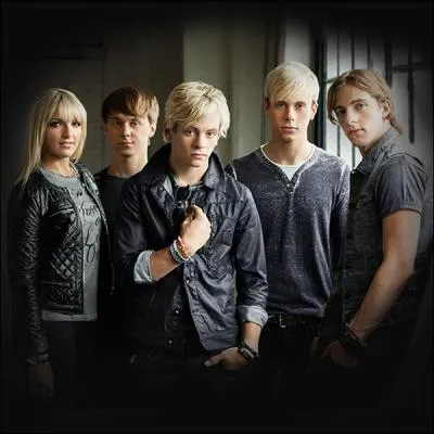 Comment s'appelle son groupe ?