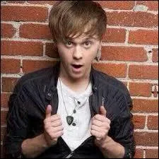 Comment s'appelle le meilleur ami de Ross Lynch ?