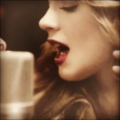  quel ge a-t-elle commenc  prendre des cours de piano, de thtre et de chant ?