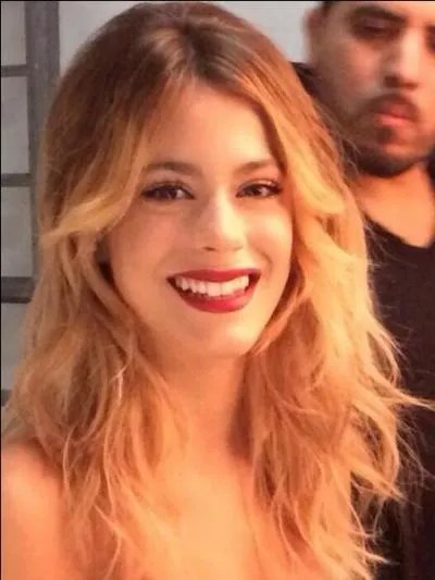 Quel est le surnom de Martina Stoessel ?