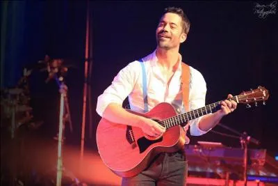 A la fin du concert il nous a interprt une de ses chansons. Laquelle ?