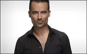 Comment s'appelle ce candidat ?