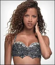 Comment s'appelle cette participante ?