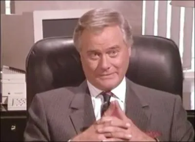 Dans toute la srie, combien de fois Sue Ellen a t-elle tire sur J. R ?