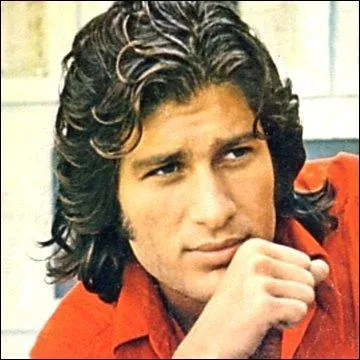 En 1970, Mike Brant a demand  Laisse-moi toute une nuit faire avec toi le plus beau, le plus long voyage. Oh ! Veux-tu le faire aussi ?   dans la chanson :