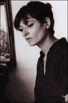  Dis l'oiseau,  dis, emmne-moi, retournons au pays d'autrefois pour cueillir des toiles, allumer le soleil ...    qui Barbara a-t-elle fait cette demande en 1970 ?