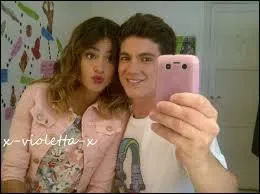 Qui est Maxi pour Violetta ?