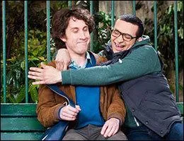 Comment s'appellent les deux meilleurs potes de Kev Adams ?