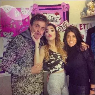 Angie est partie travailler en France dans la srie. Mais, c'est pour une raison dans la vraie vie ! Laquelle ?