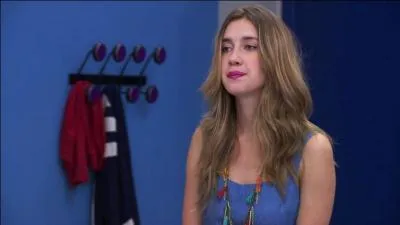 Qui est la tante de Violetta ?